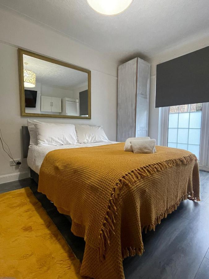 Beautiful Private Rooms In London Central Willesden Green Exterior foto