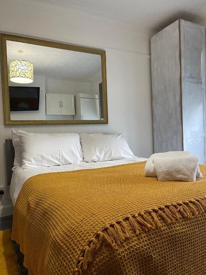 Beautiful Private Rooms In London Central Willesden Green Exterior foto